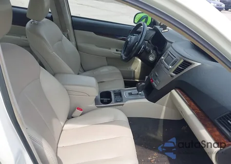 2014 Subaru Legacy 3.6R Limited from USA, damaged, VIN 4S3BMDL68E2017337